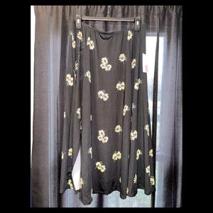 Lula Roe sunflower skirt with slit